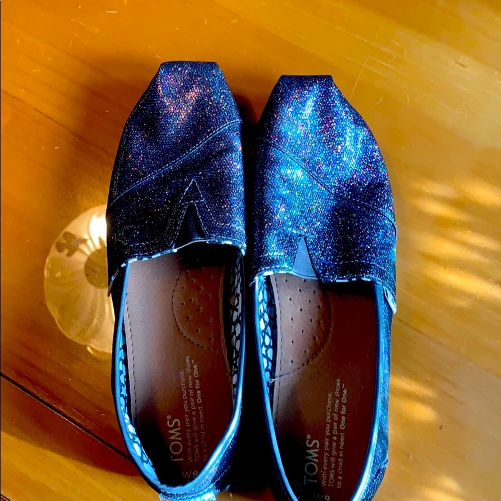 Toms dark glitter shoe